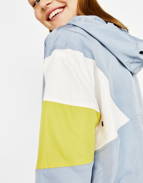 Jacket with pouch pocket